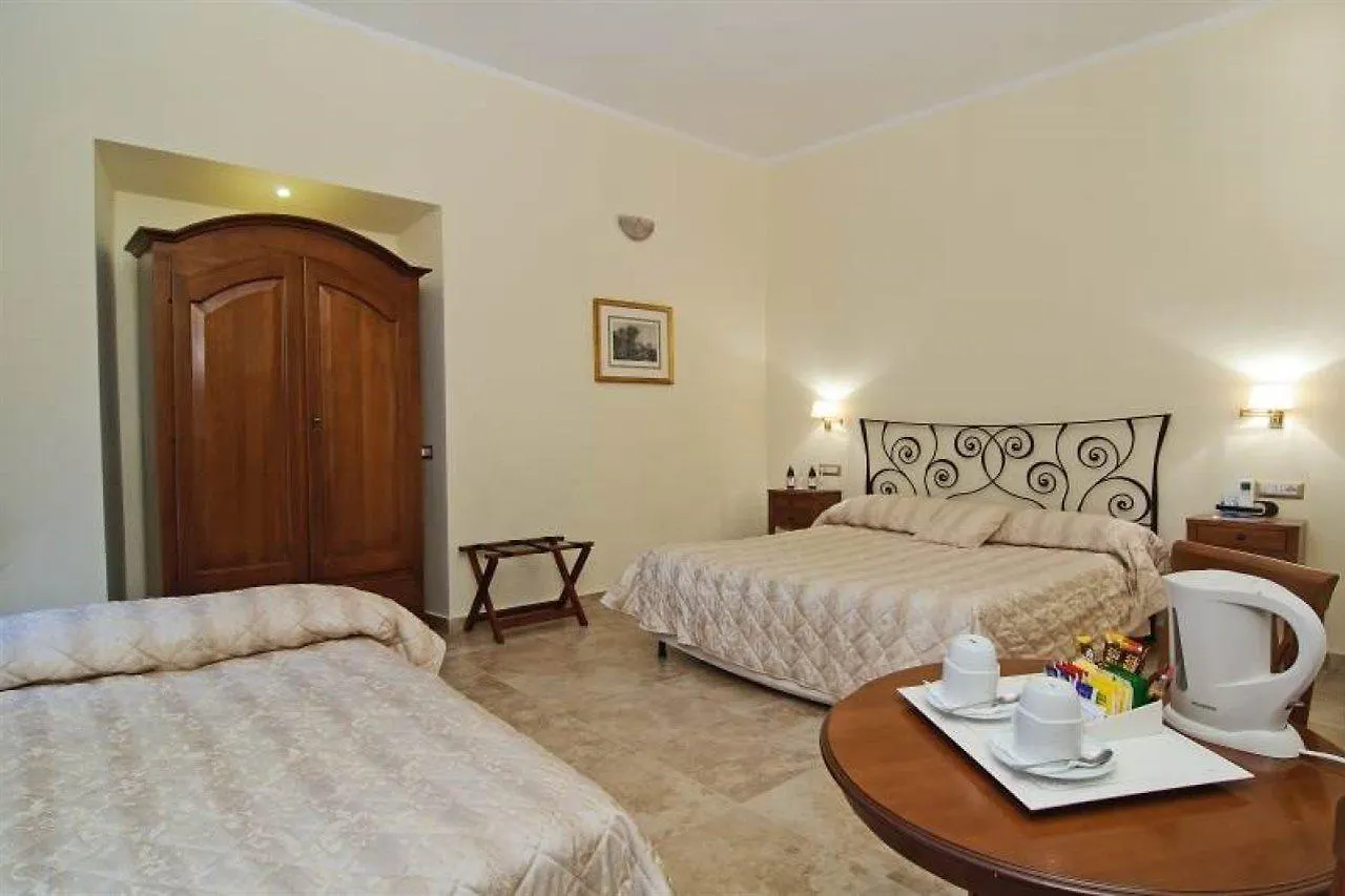 Le Clarisse Pantheon Hotel Rome Italy