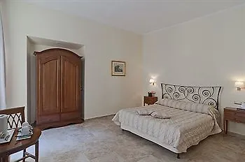 ***  Le Clarisse Pantheon Hotel Rome Italy